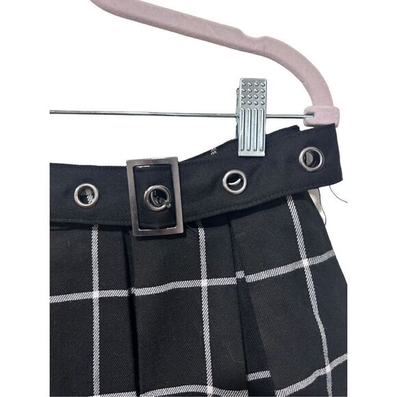Hot Topic Grid Black Pleated Mini Skirt Belt Size Large Dark Academia Wednesday - Picture 4 of 7